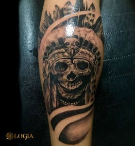tatuaje-brazo-calavera-logia-barcelona-Annie-Blesok 